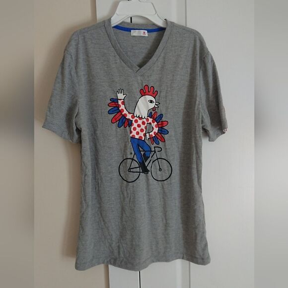 Le Coq Sportif gray T-shirt with chicken on bike graphic sz M - Picture 1 of 11